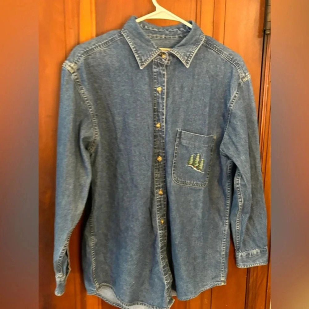 Woolrich Womens Denim Shirt Size Small Button up Down Embroidered Evergreens